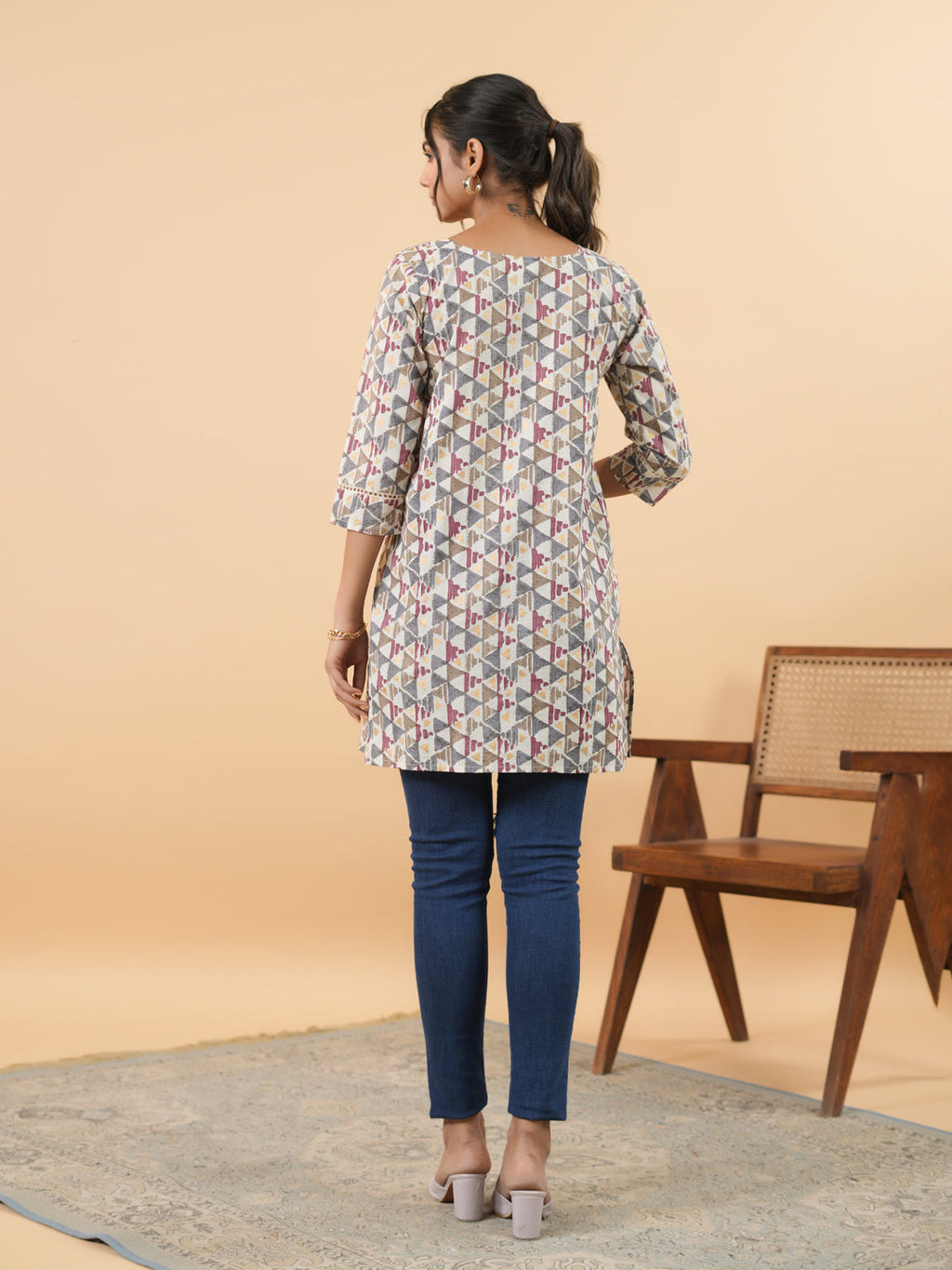 Janasya Regular Cambric Off White Gemometric Round Neck Tunic
