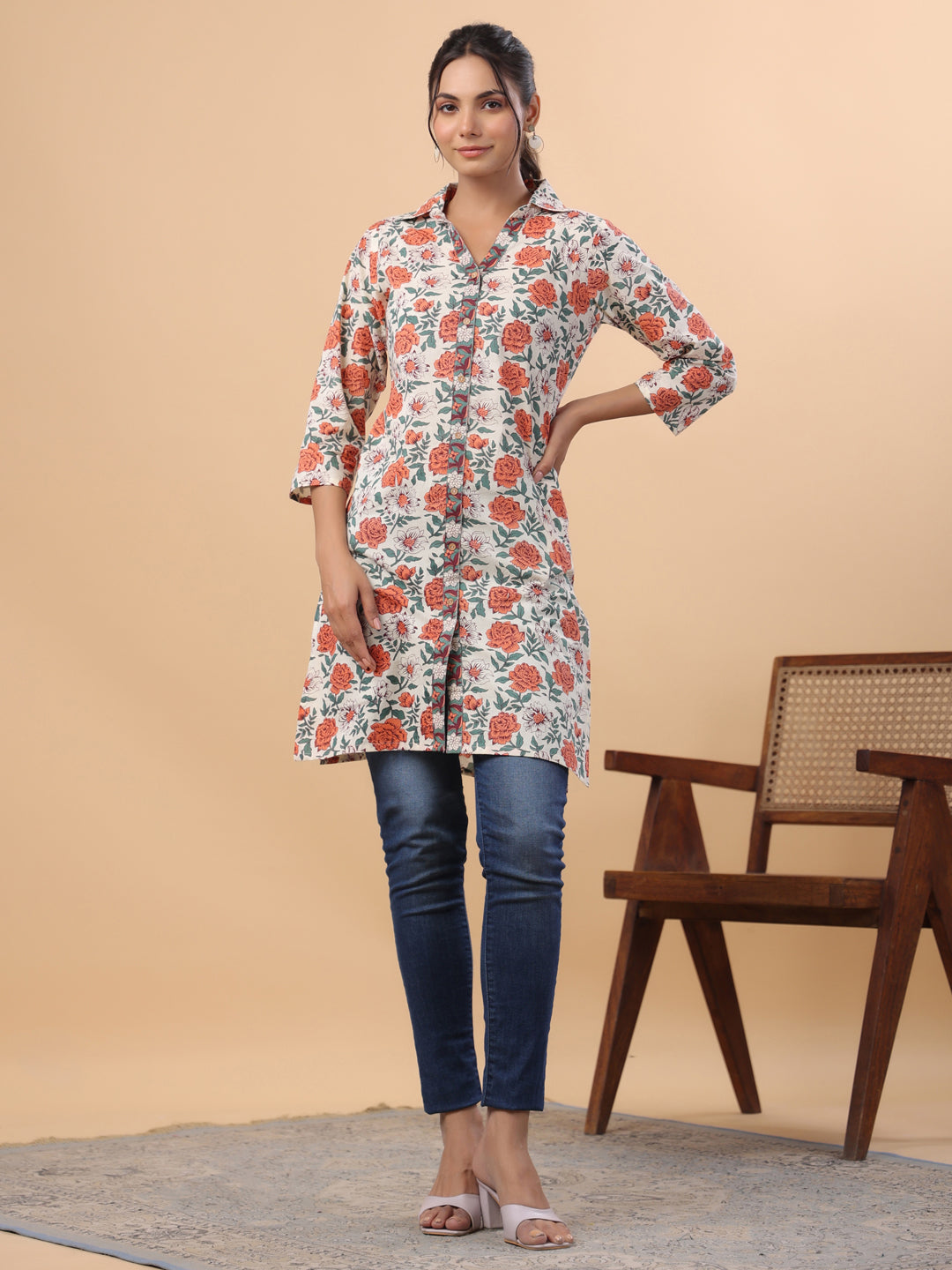 Janasya Regular Cambric Cream Floral Collar Tunic
