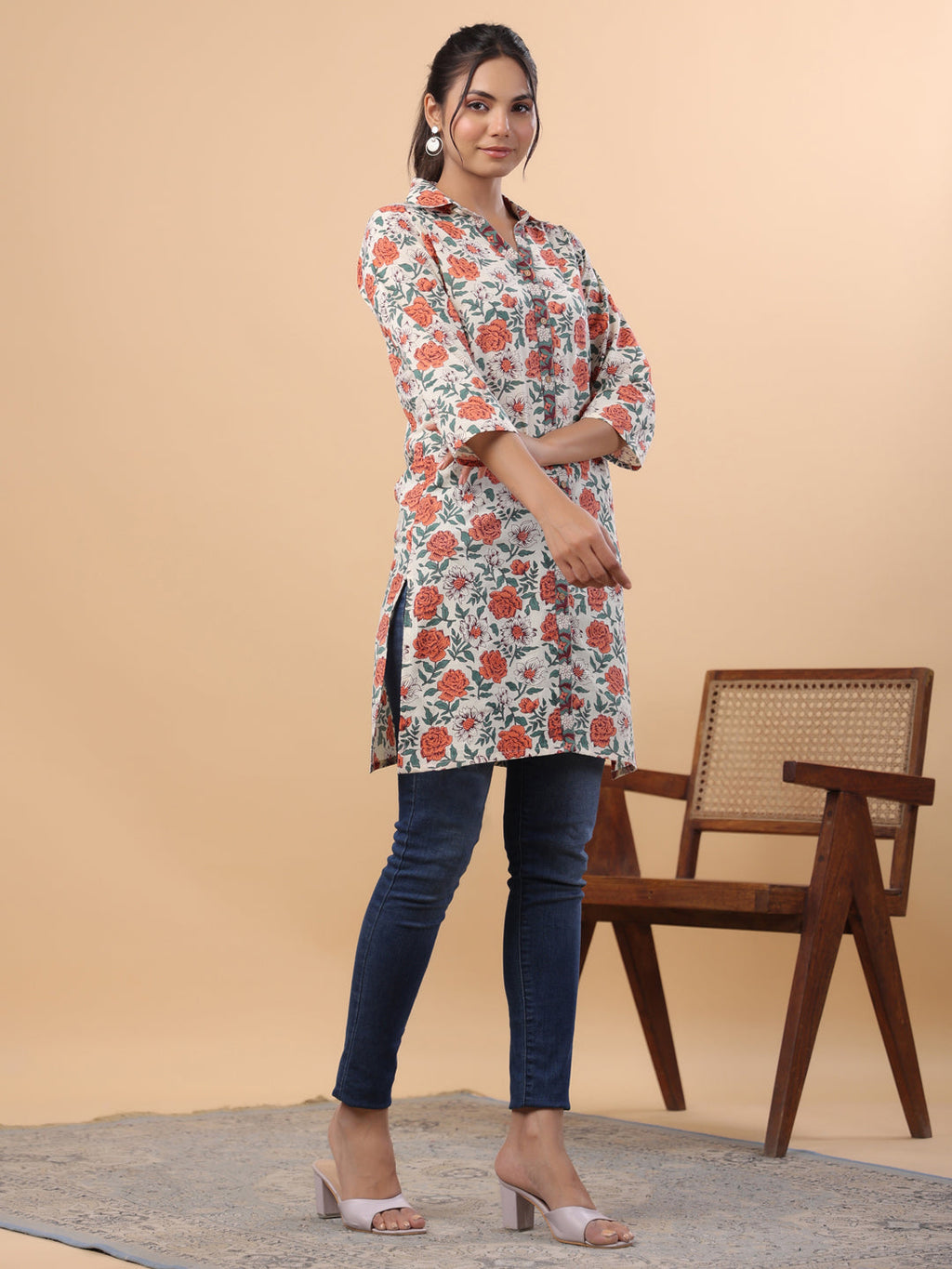 Janasya Regular Cambric Cream Floral Collar Tunic