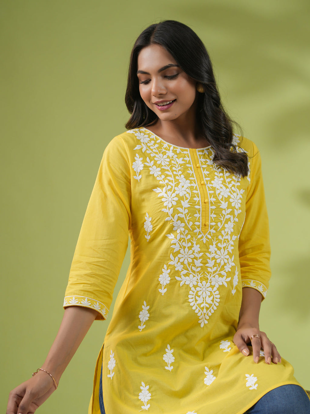 Janasya Straight Cotton Cambric Yellow Ethnic Motifs Round Neck Tunic