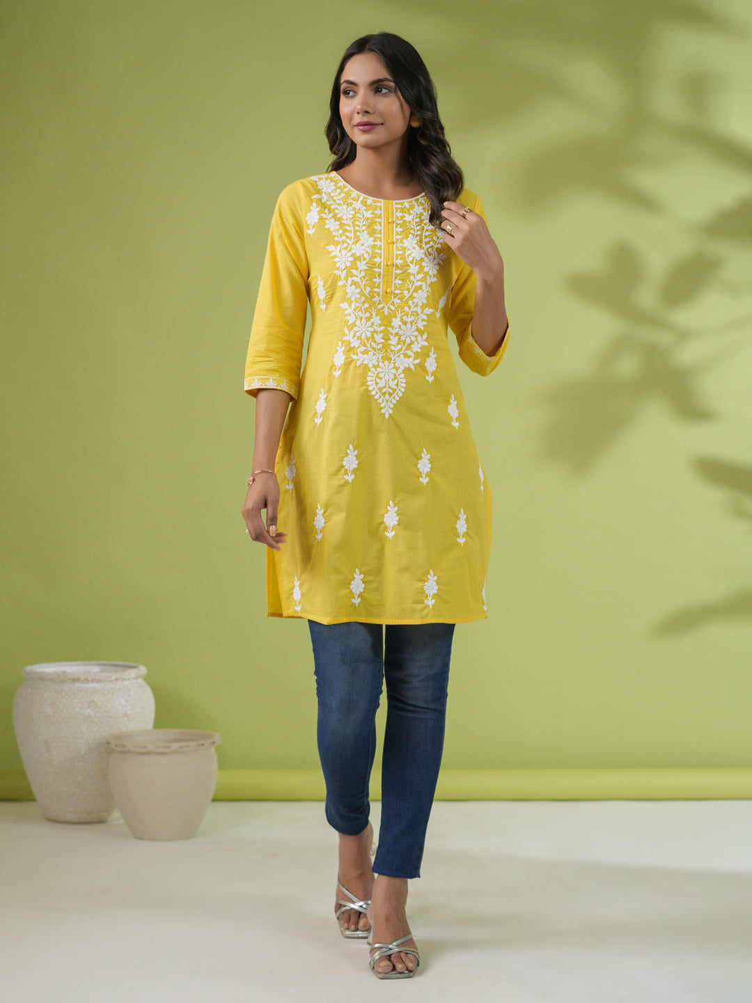 Janasya Straight Cotton Cambric Yellow Ethnic Motifs Round Neck Tunic