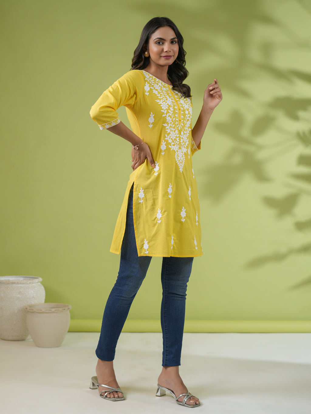 Janasya Straight Cotton Cambric Yellow Ethnic Motifs Round Neck Tunic