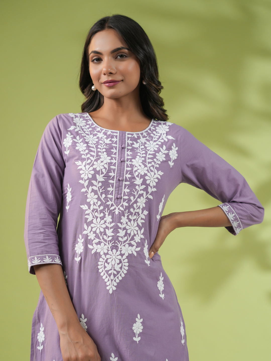 Janasya Straight Cambric Lavender Embroidered Round Neck Tunic