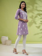 Janasya Straight Cambric Lavender Embroidered Round Neck Tunic