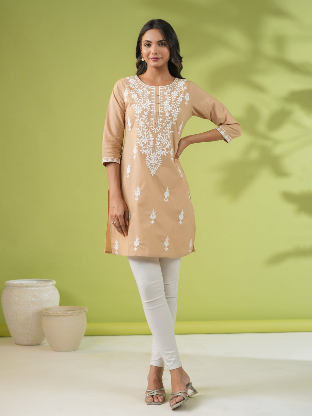 Janasya Straight Cambric Beige Embroidered Round Neck Tunic