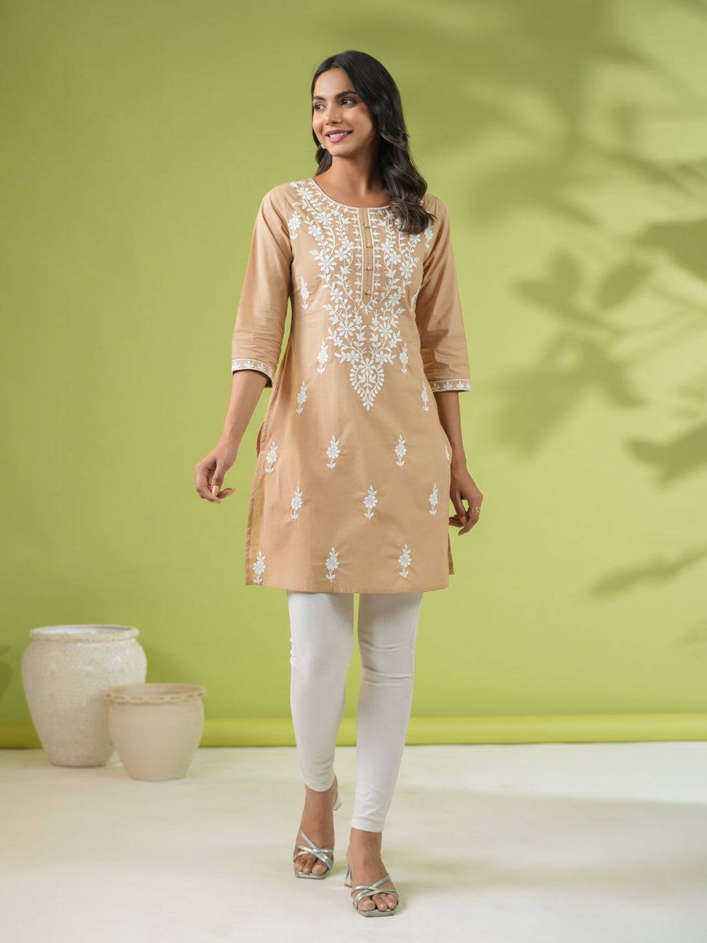 Janasya Straight Cambric Beige Embroidered Round Neck Tunic