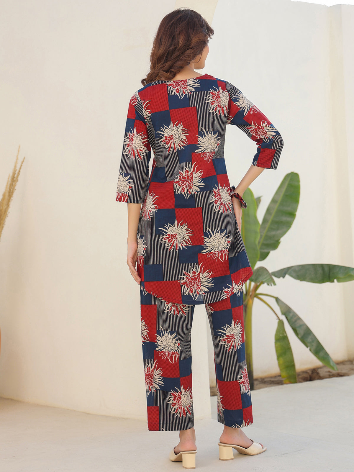 Janasya Dark Cotton Geometric Straight Top & Bottom Set - Distacart