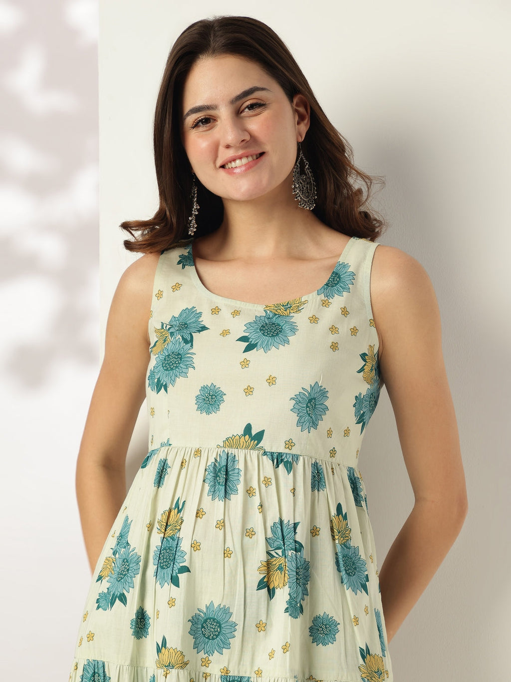 Janasya Light Cotton Floral Tiered Kurta Set