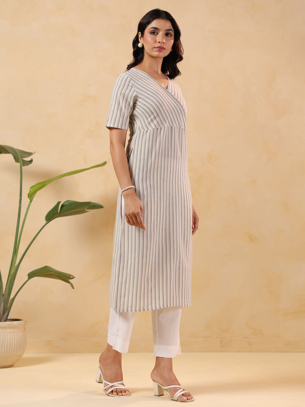 Janasya Light Cotton Striped Straight Kurta - Distacart
