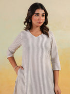 Janasya Light Cotton Striped Straight Kurta - Distacart