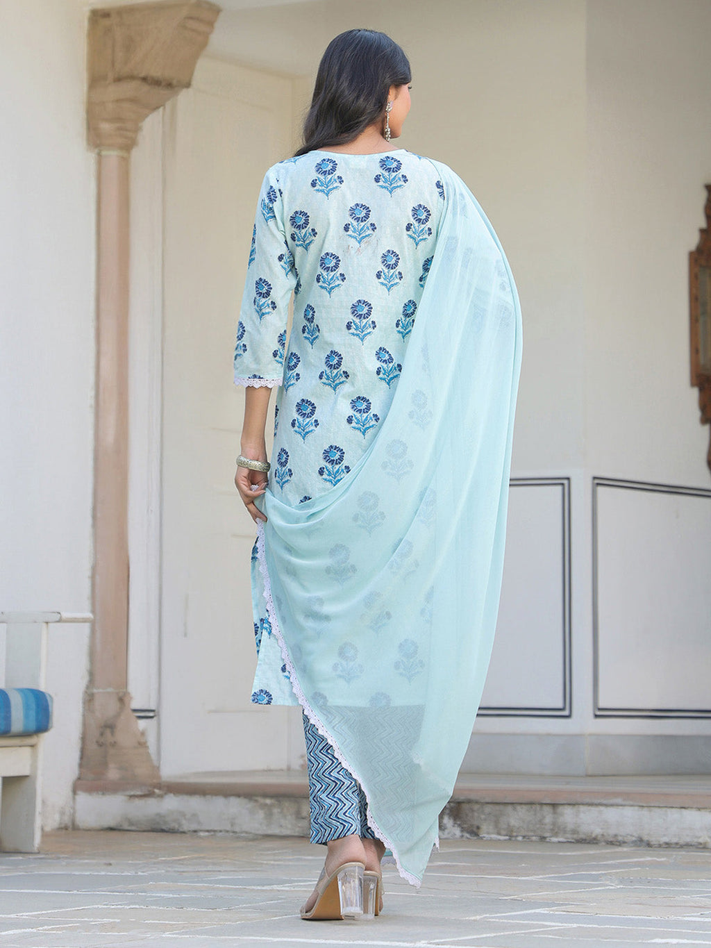 Janasya Light Cotton Floral Straight Kurta Set