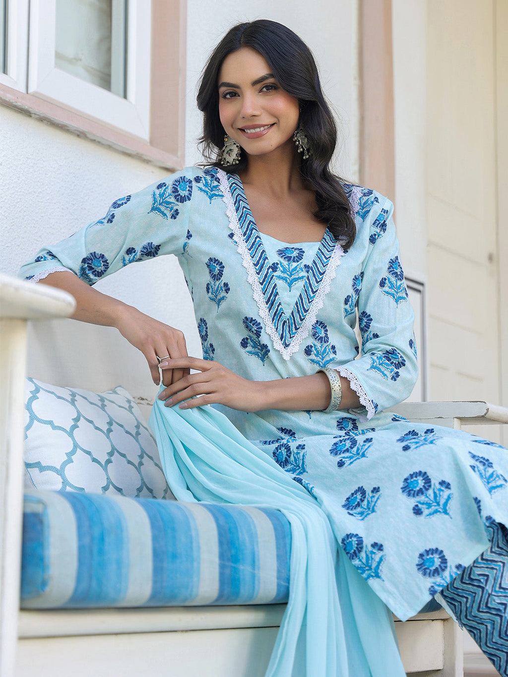 Janasya Light Cotton Floral Straight Kurta Set