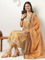 Janasya Bright Silk Blend Floral Straight Kurta Set - Distacart
