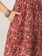 Janasya Dark Cotton Floral Tiered Kurta Set - Distacart
