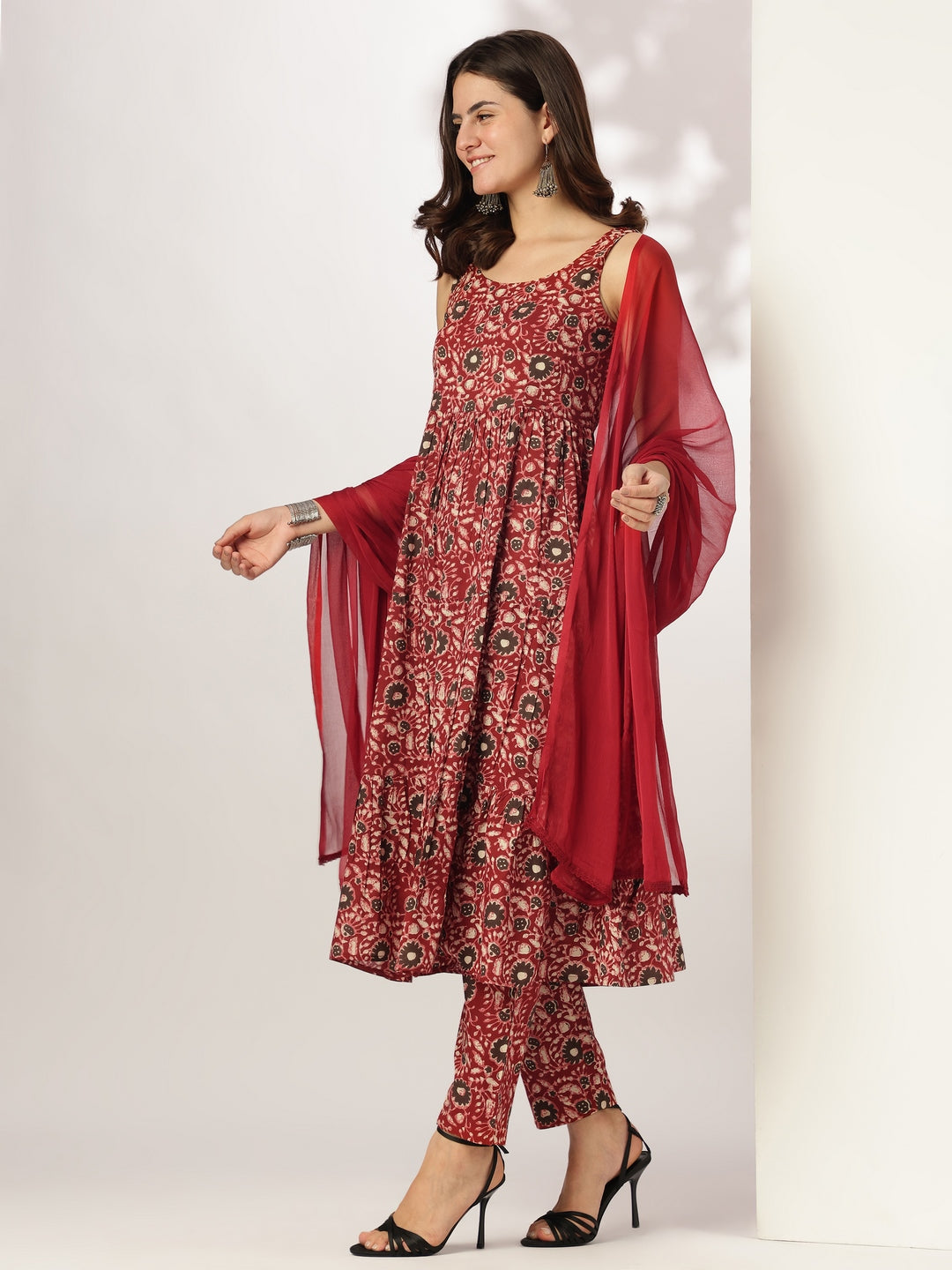 Janasya Dark Cotton Floral Tiered Kurta Set - Distacart