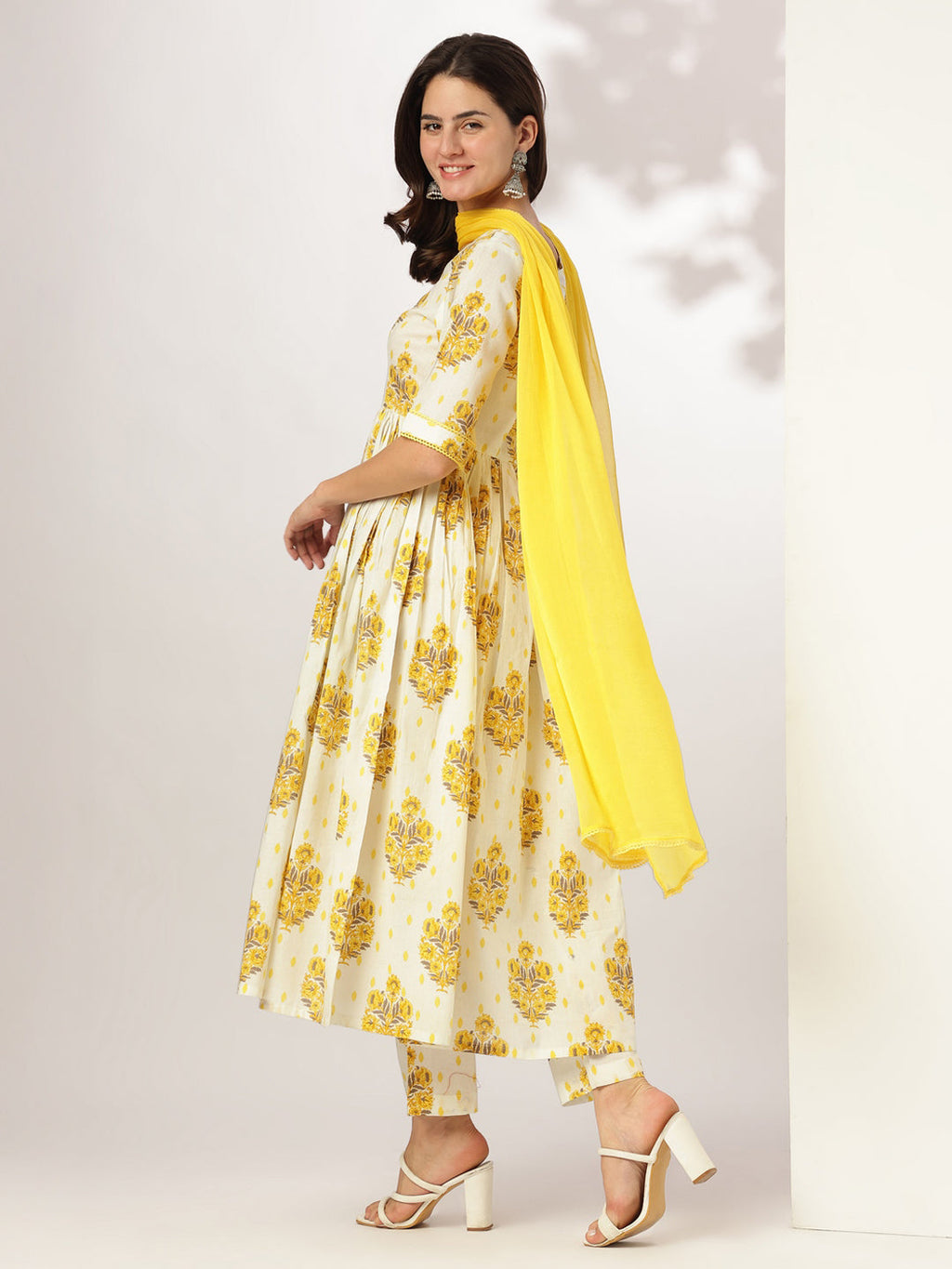 Janasya Light Cotton Floral A-Line Kurta Set - Distacart