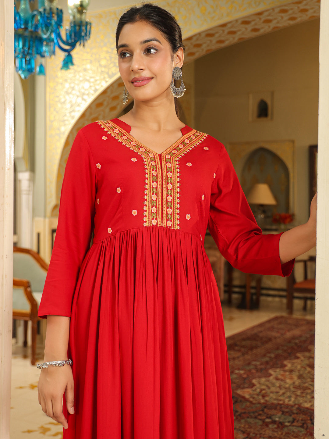 Janasya Maroon Rayon Embroidered Kurta & Bottom
