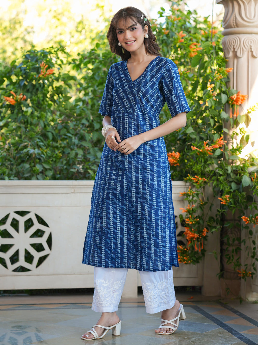 Janasya Dark Cotton Geometric Straight Kurta