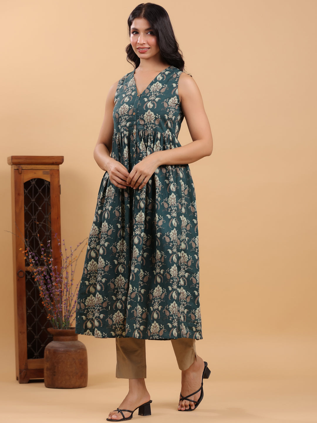 Janasya Dark Green Cambric Ethnic Motifs Kurta