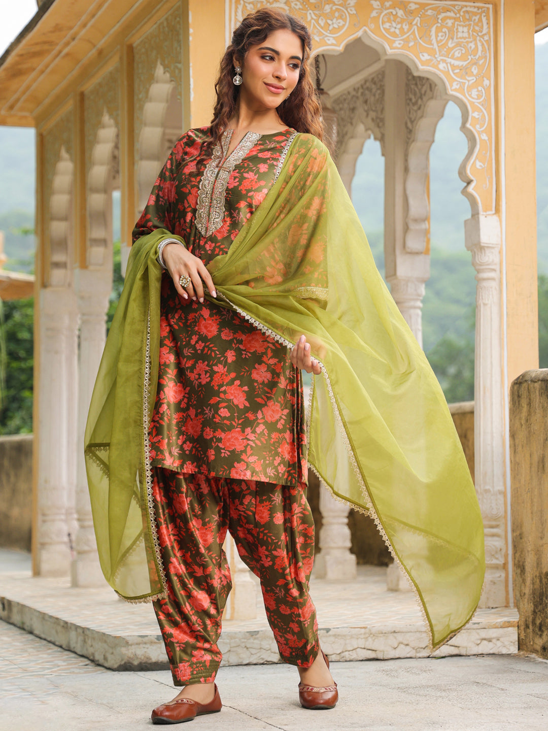 Janasya Olive Velvet Floral Set