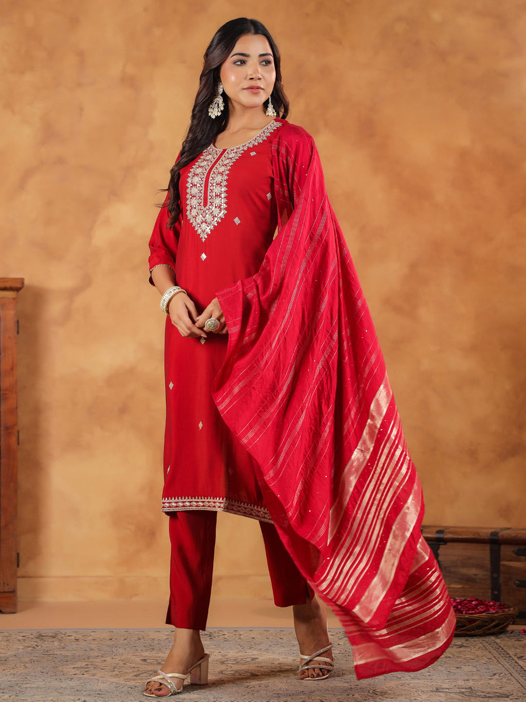 Janasya Dark Chanderi Embroidered Straight Kurta Set - Distacart