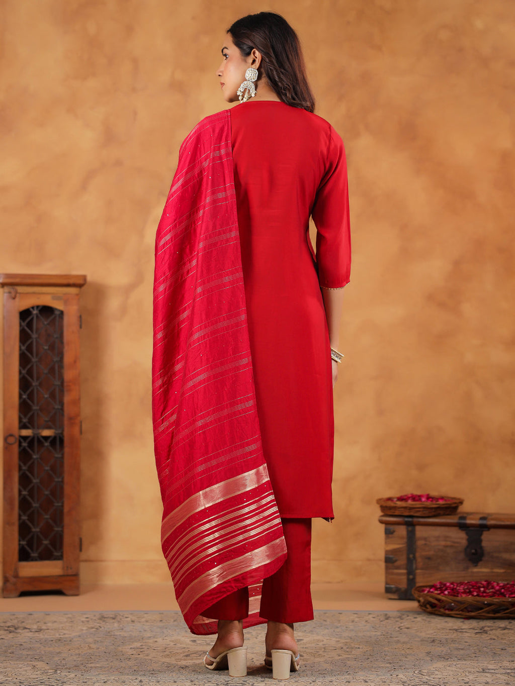 Janasya Dark Chanderi Embroidered Straight Kurta Set - Distacart