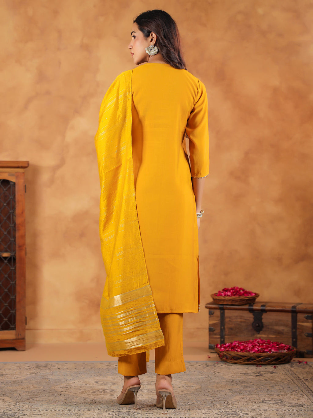 Janasya Bright Chanderi Embroidered Straight Kurta Set