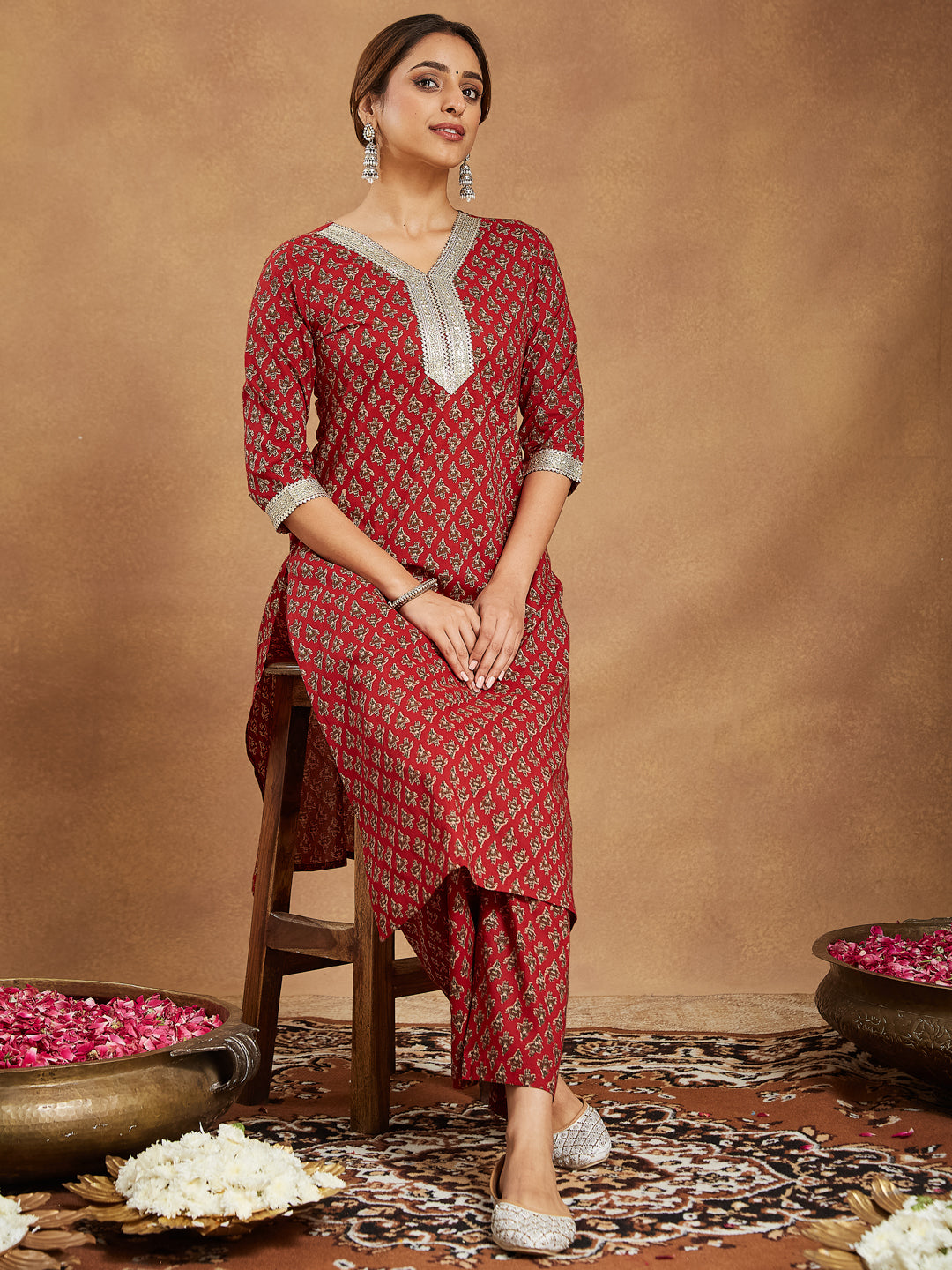Janasya Dark Cotton Floral Straight Kurta Set - Distacart
