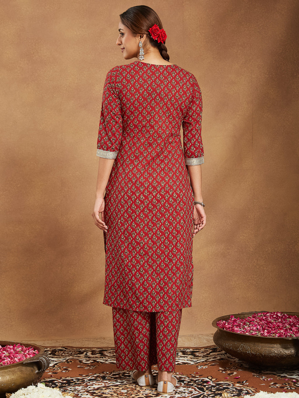 Janasya Dark Cotton Floral Straight Kurta Set - Distacart