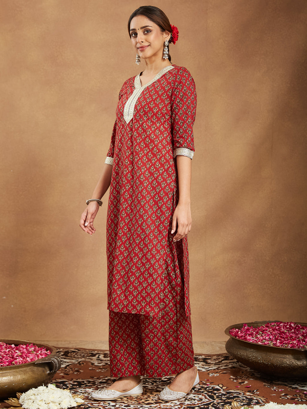 Janasya Dark Cotton Floral Straight Kurta Set - Distacart