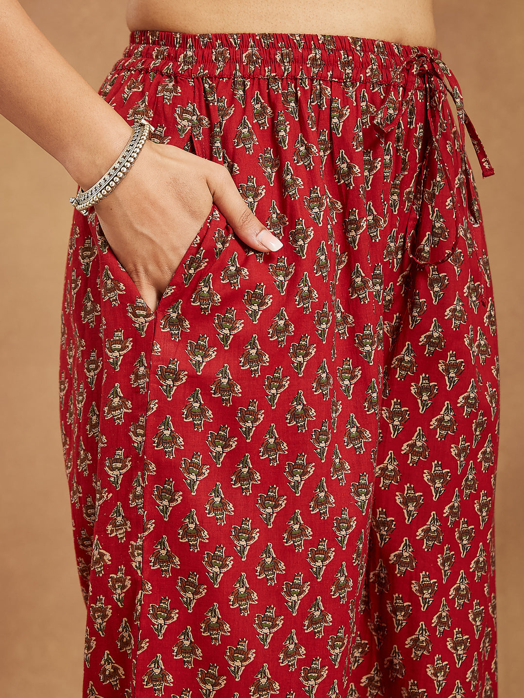 Janasya Dark Cotton Floral Straight Kurta Set - Distacart
