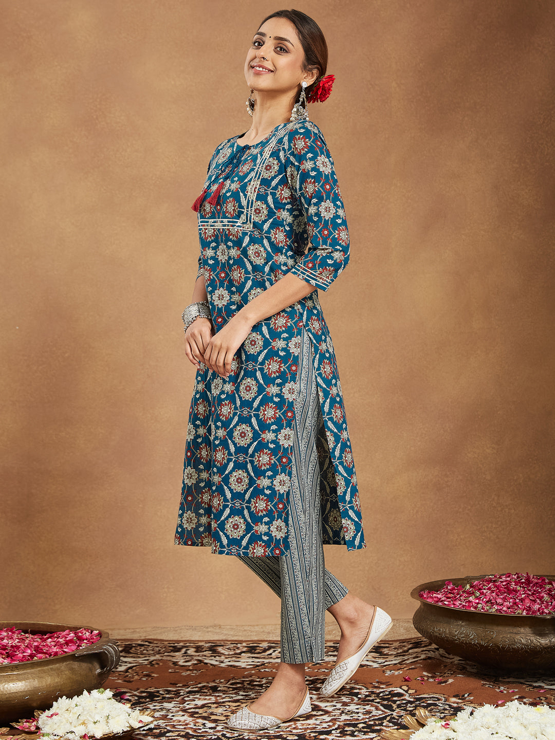 Janasya Bright Cotton Floral Straight Kurta Set