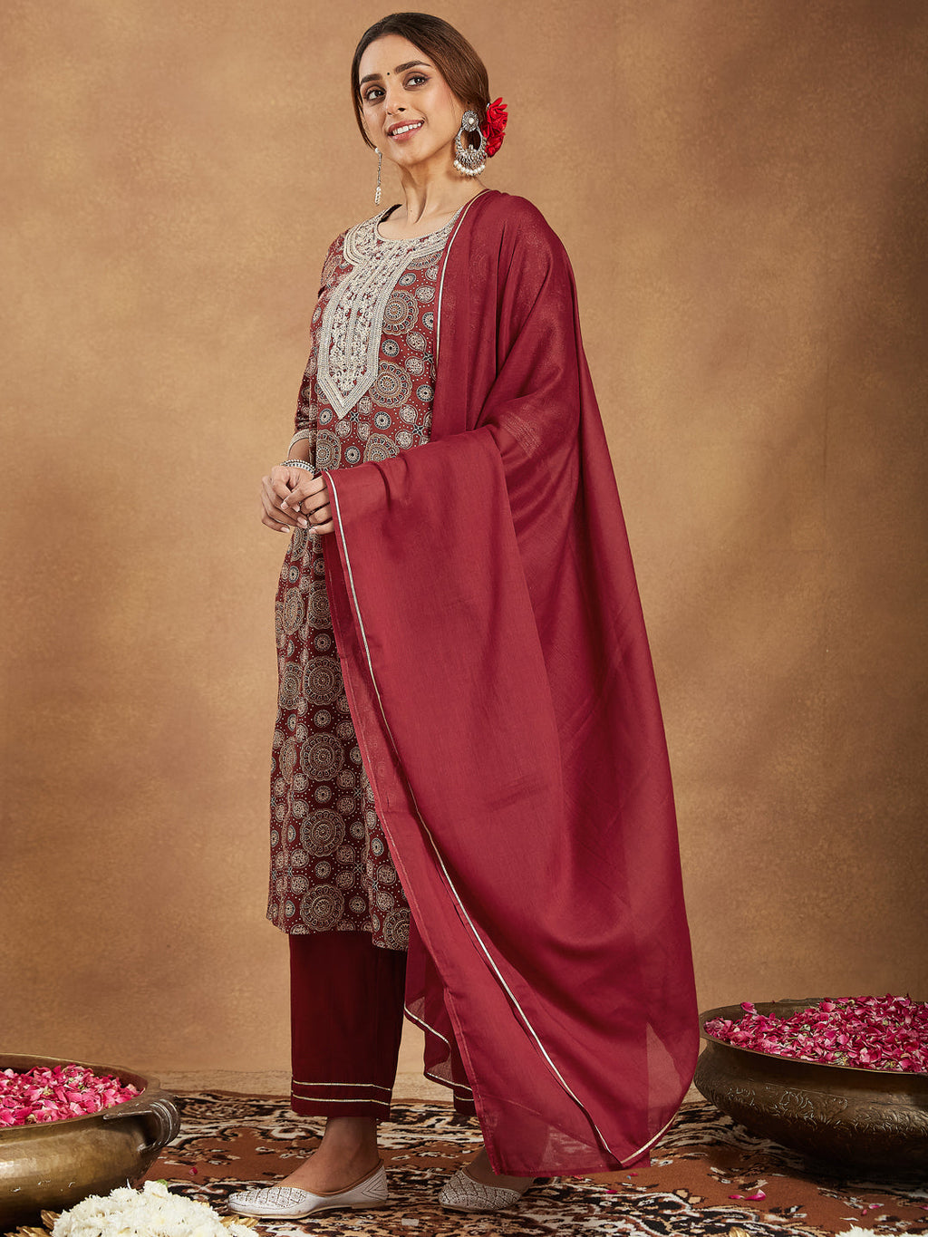 Janasya Dark Cotton Ethnic Motifs Straight Kurta Set