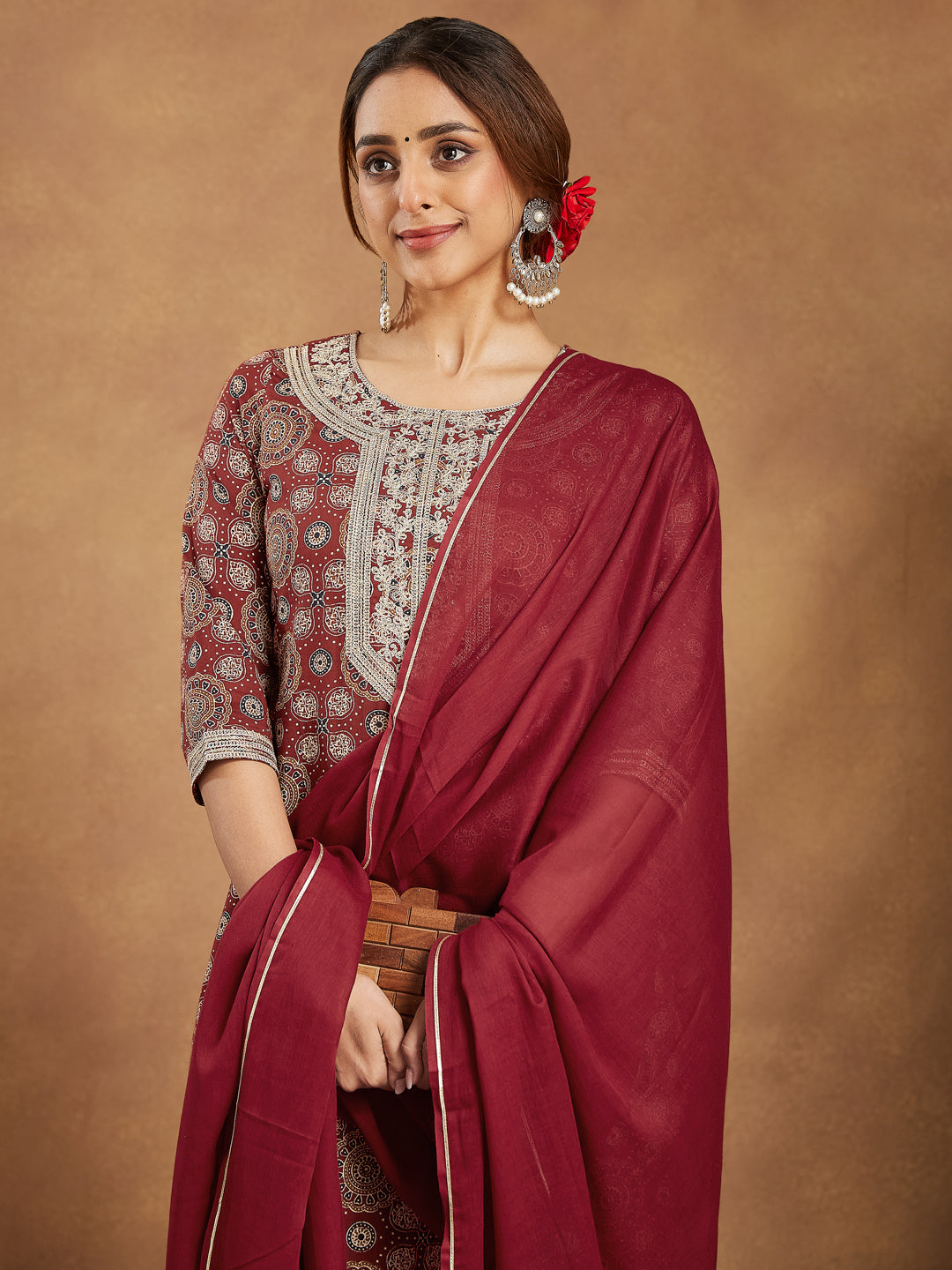 Janasya Dark Cotton Ethnic Motifs Straight Kurta Set