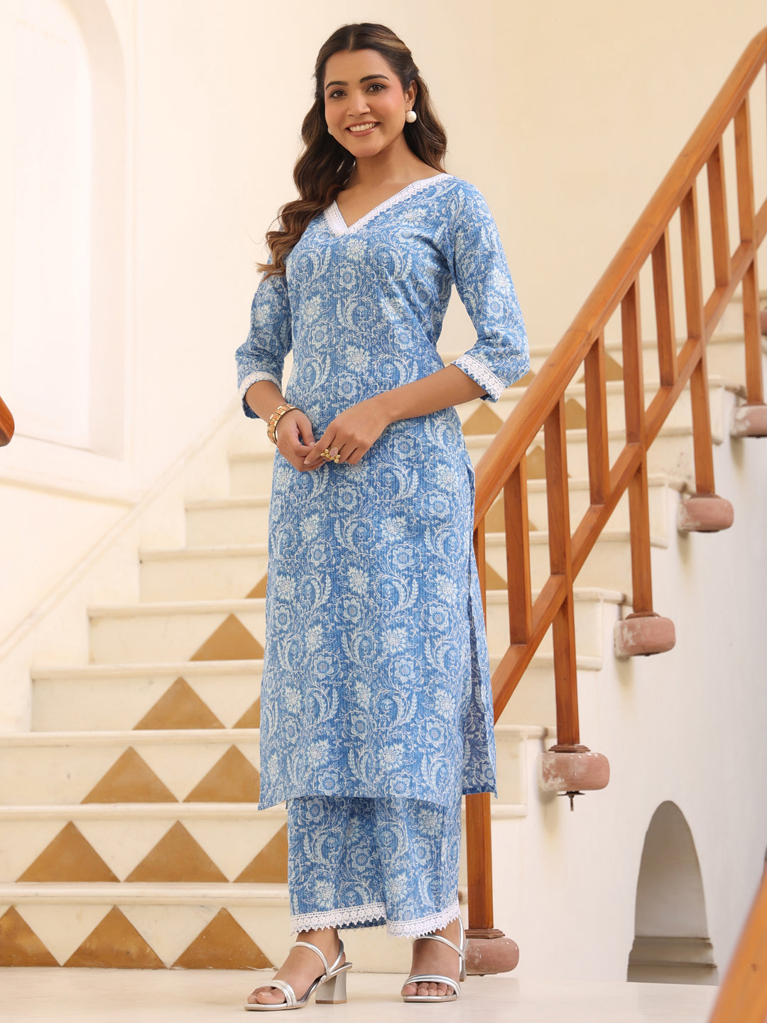 Janasya Bright Cotton Kalamkari Straight Kurta Set