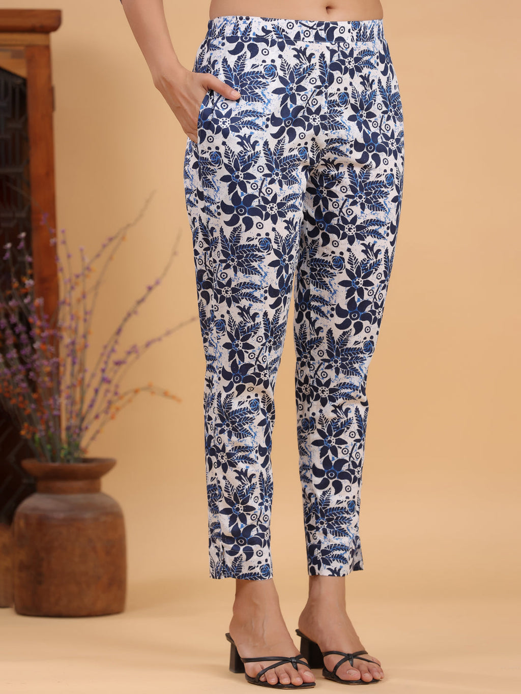 Janasya Light Cotton Floral Straight Kurta Set
