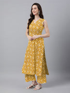 Janasya Bright Cotton Floral Straight Kurta Set