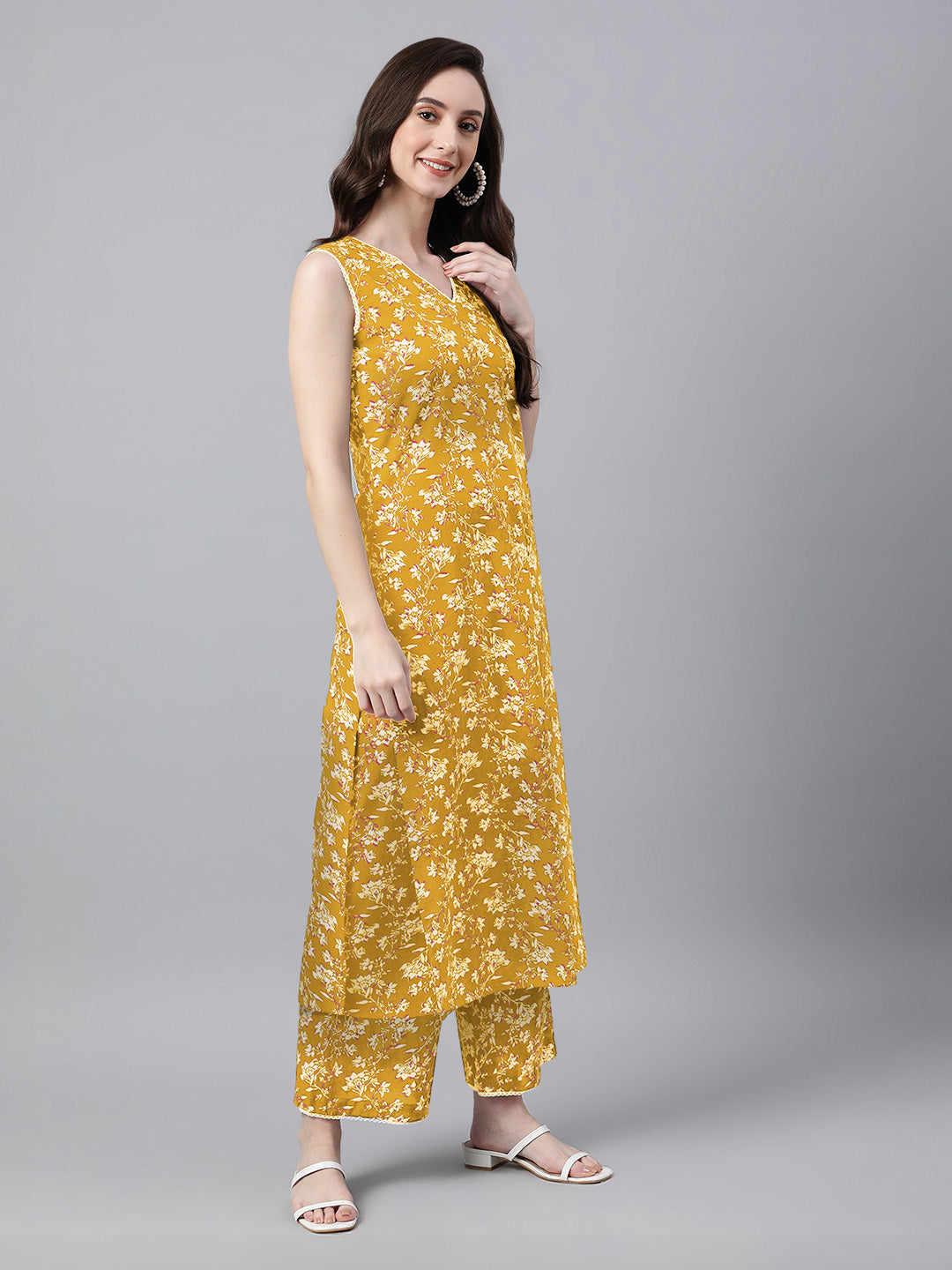 Janasya Bright Cotton Floral Straight Kurta Set