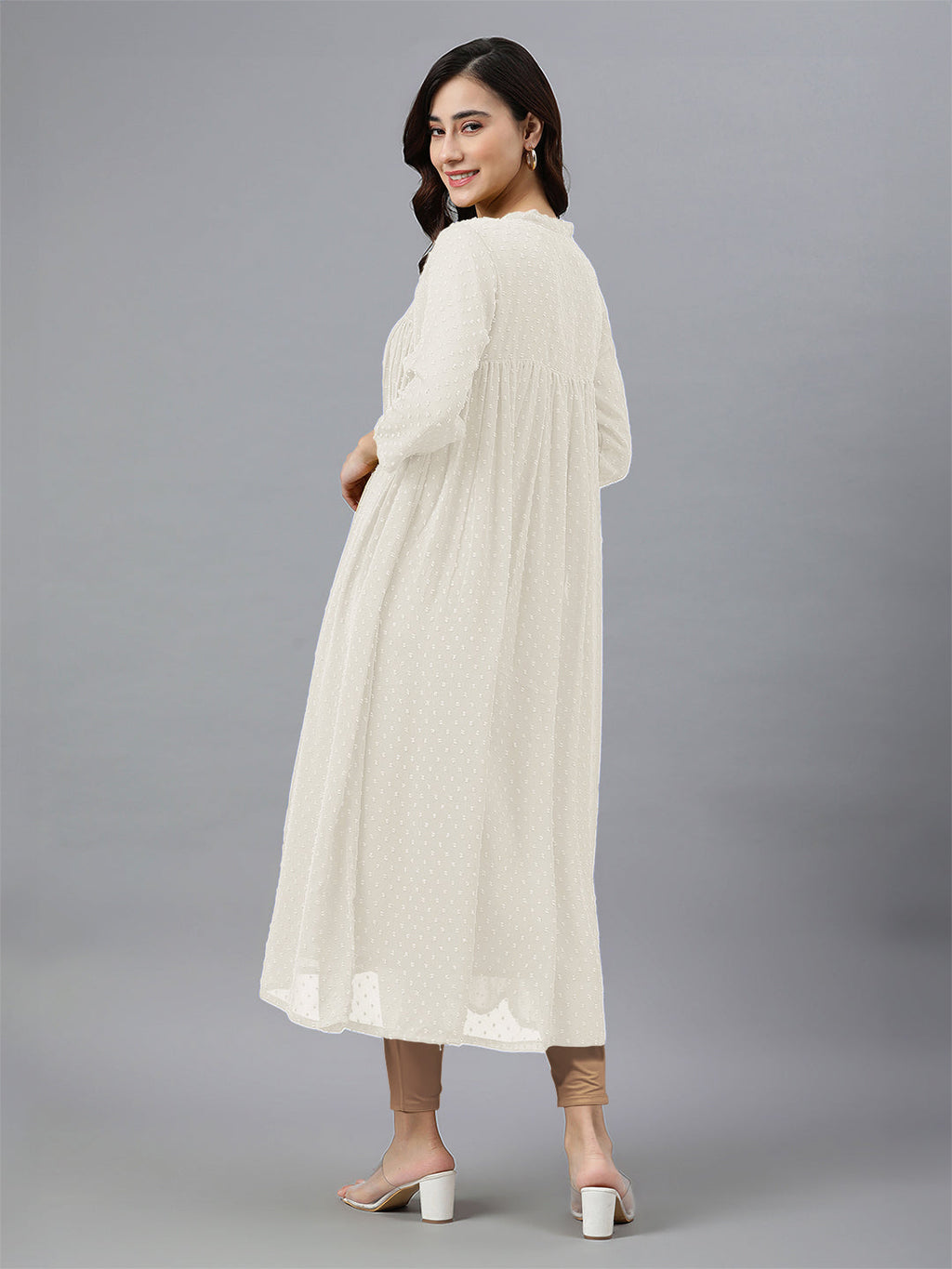 Janasya Light Dobby Chiffon Self Design Flared Kurta