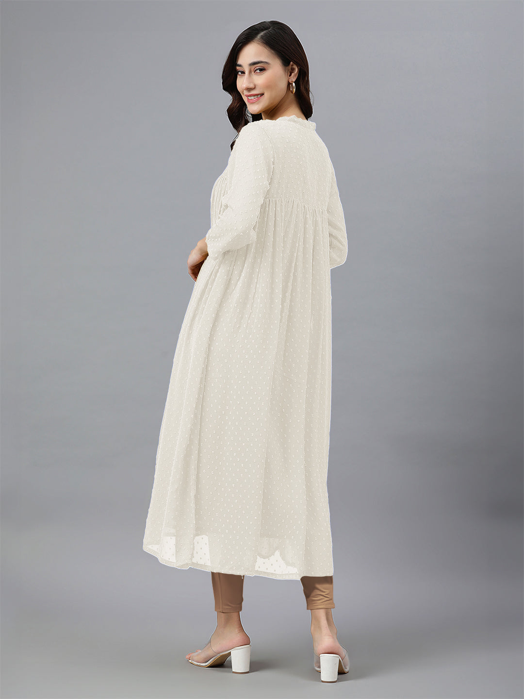 Janasya Light Dobby Chiffon Self Design Flared Kurta