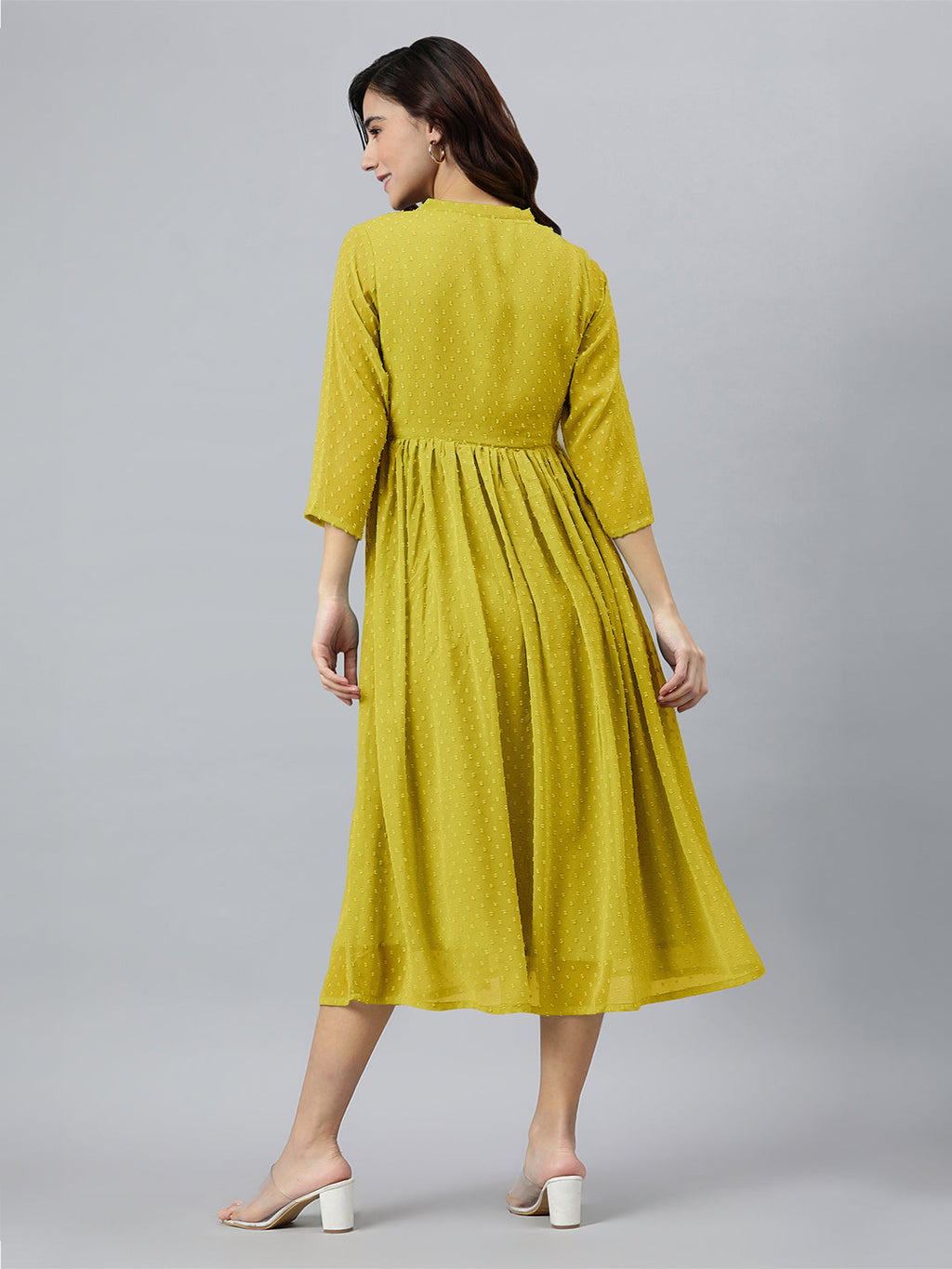 Janasya Bright Dobby Chiffon Self Design Flared Kurta