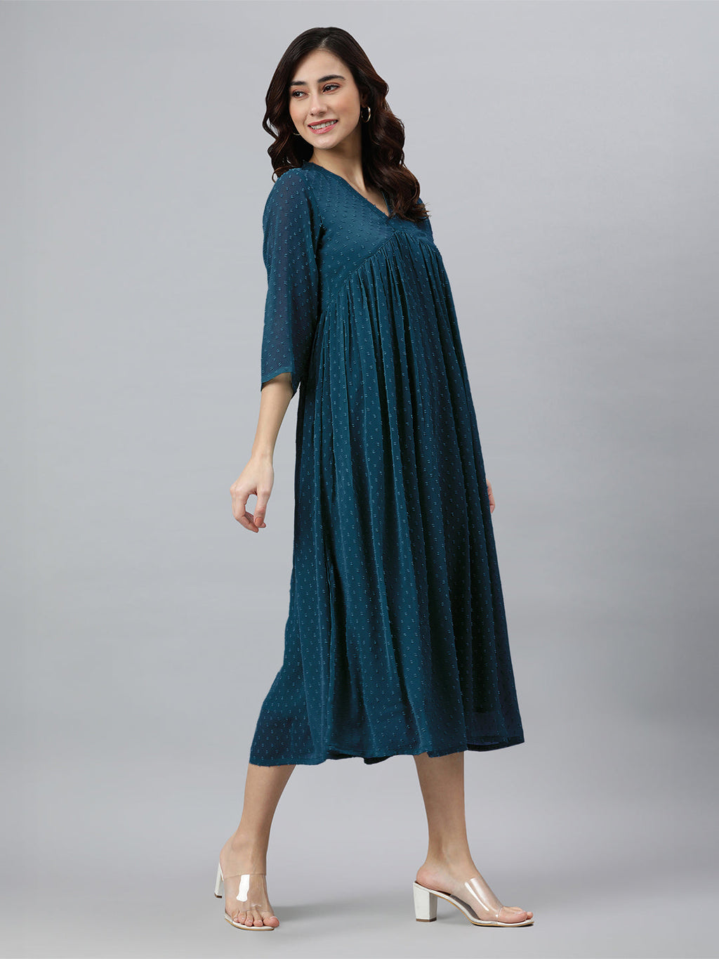 Janasya Bright Dobby Chiffon Self Design Flared Kurta