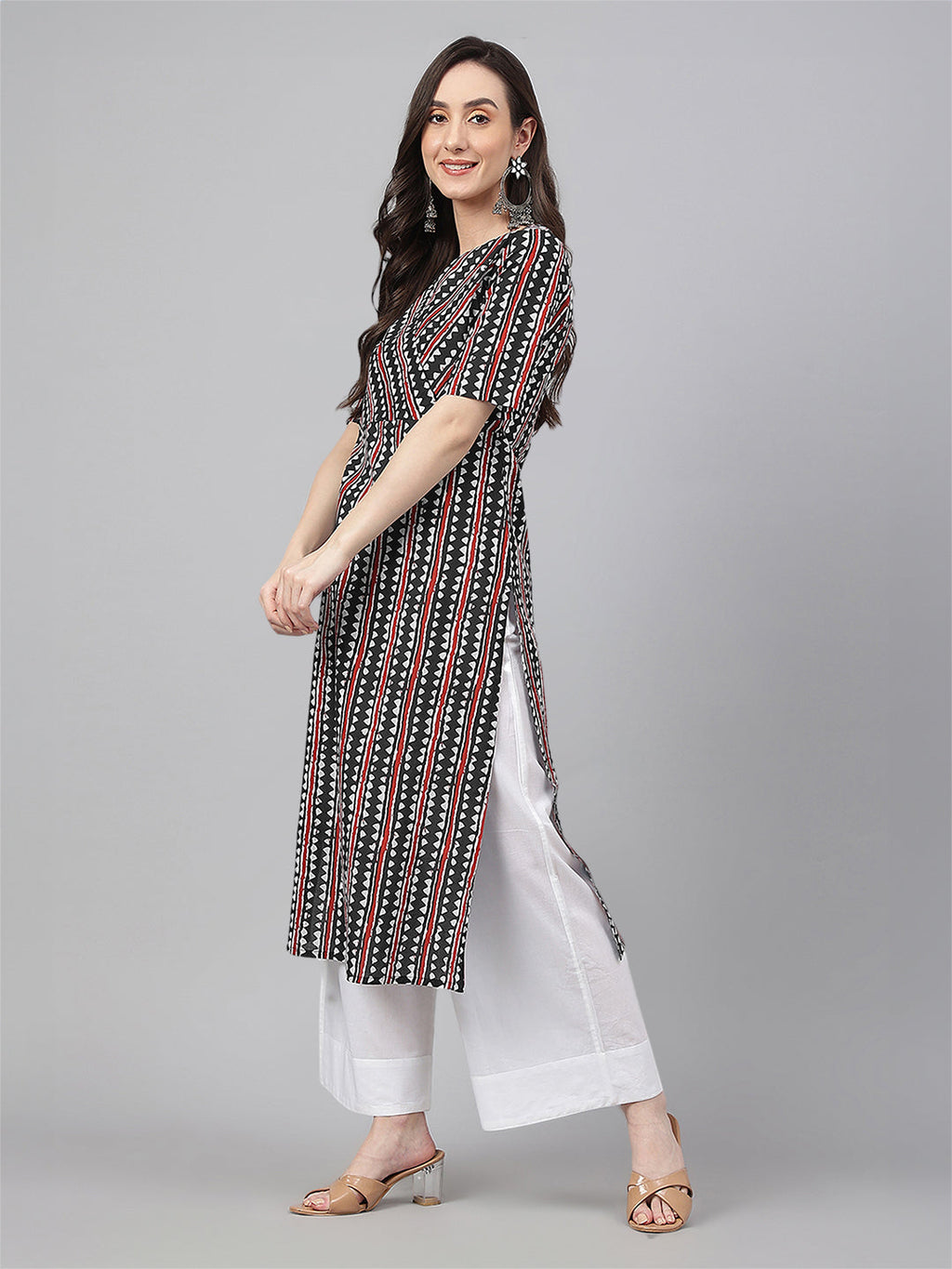 Janasya Dark Cotton Geometric Straight Kurta