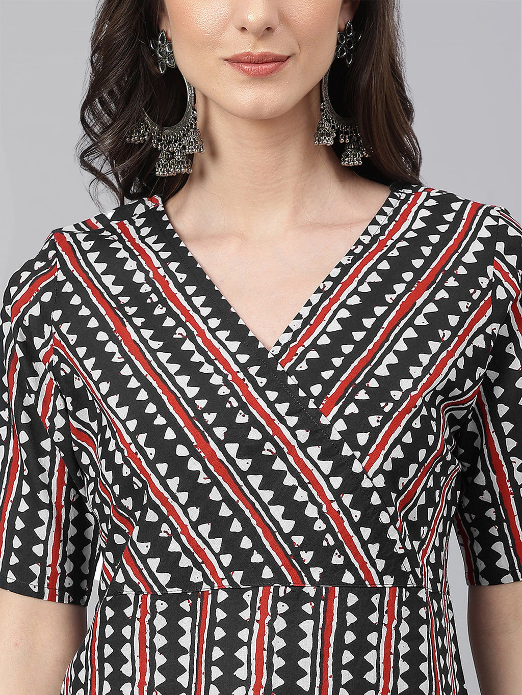 Janasya Dark Cotton Geometric Straight Kurta