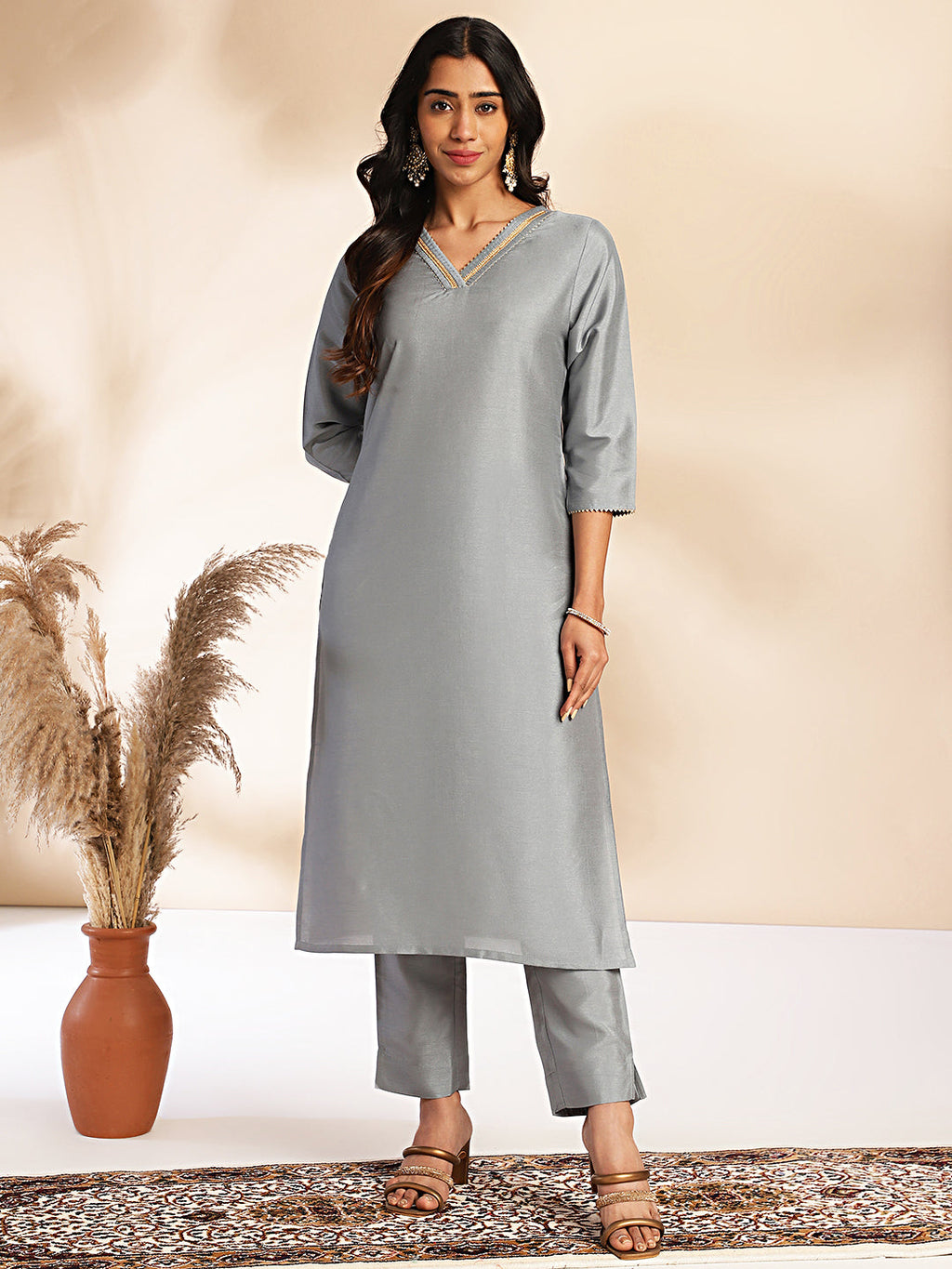 Janasya Grey Crepe Silk Solid Regular Kurta Set