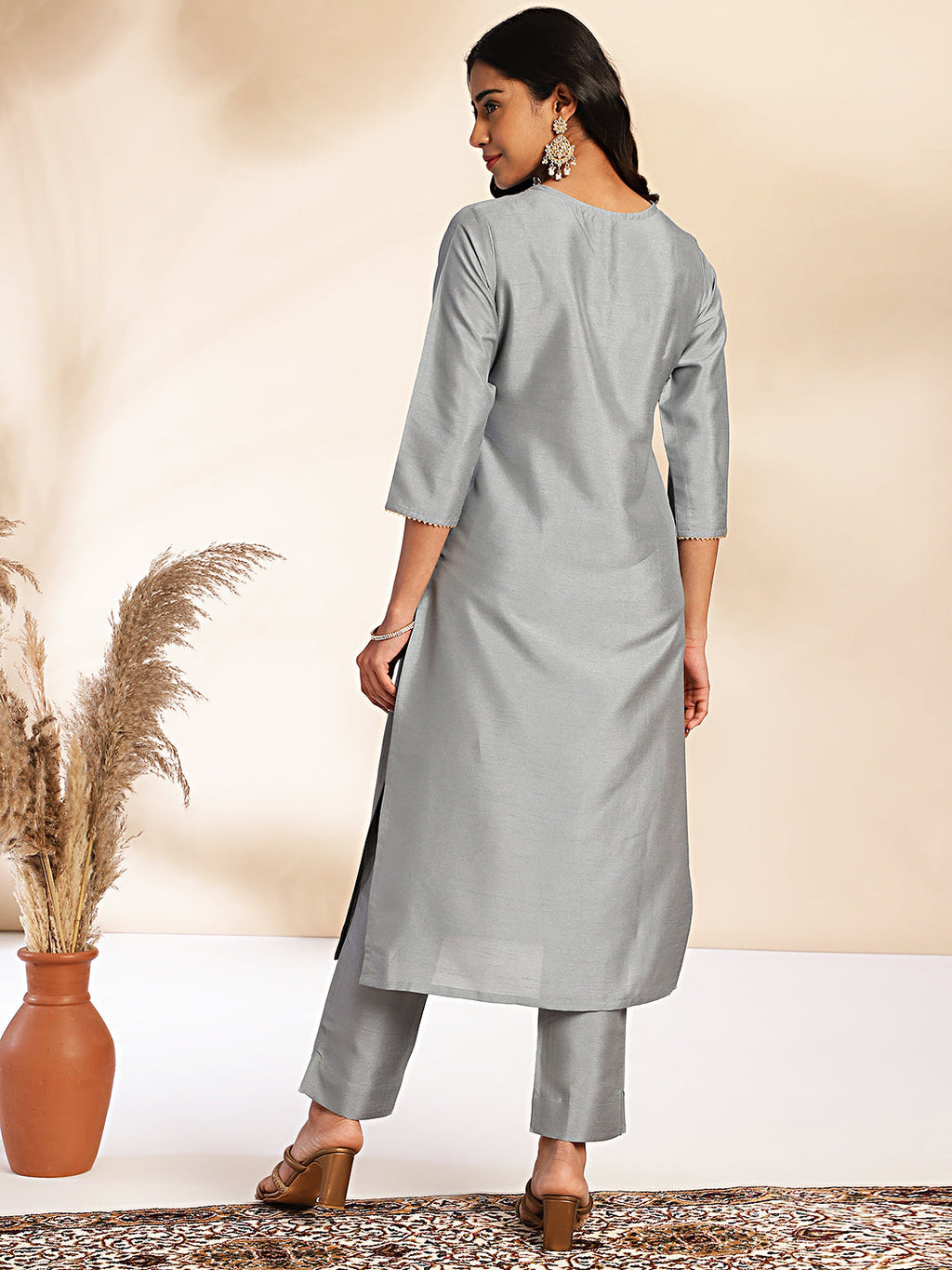 Janasya Grey Crepe Silk Solid Regular Kurta Set