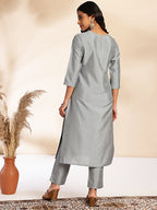 Janasya Grey Crepe Silk Solid Regular Kurta Set