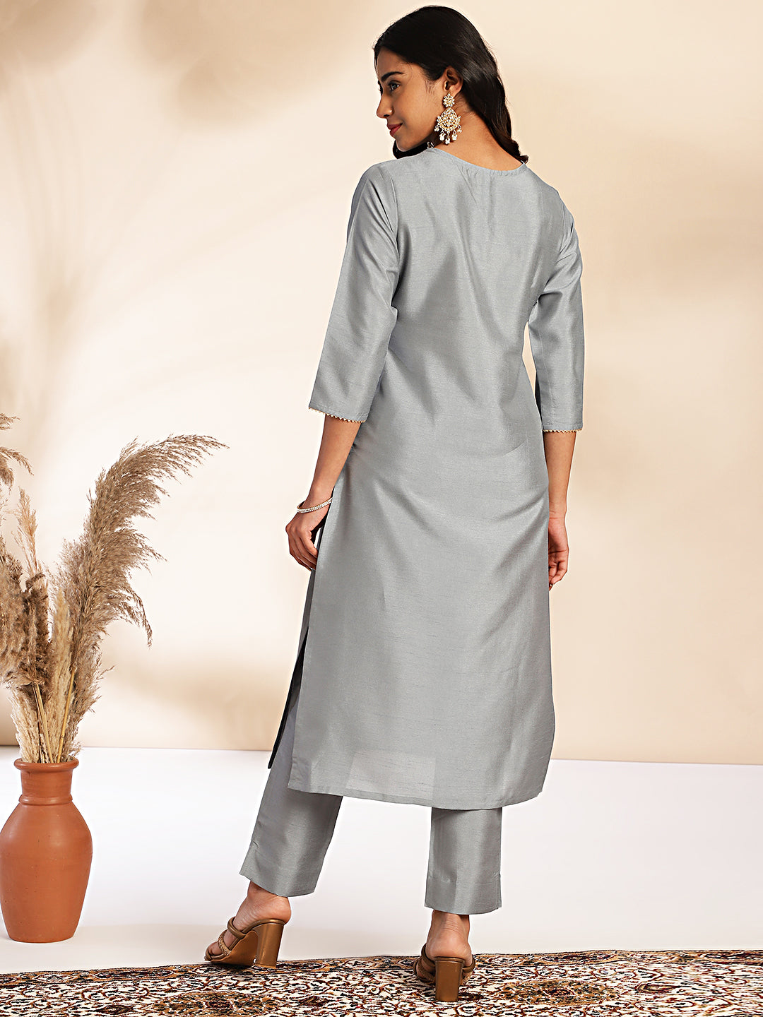 Janasya Grey Crepe Silk Solid Regular Kurta Set