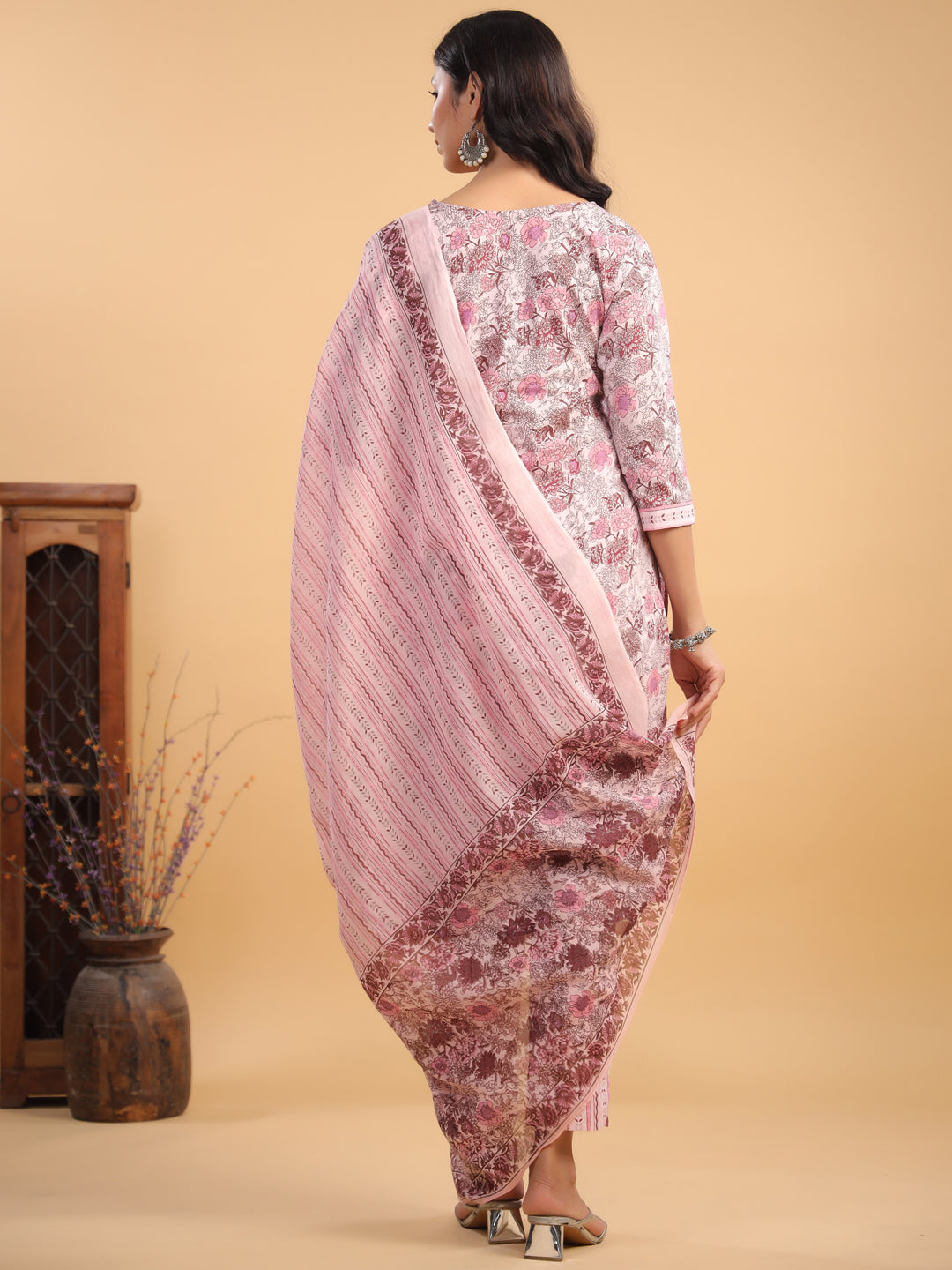 Janasya Light Cotton Floral Straight Kurta Set