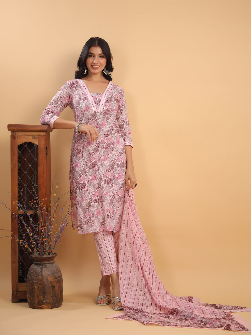 Janasya Light Cotton Floral Straight Kurta Set